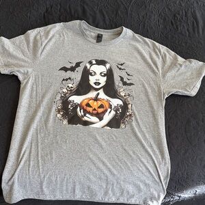 Gildan Gray Halloween Graphic Tee
